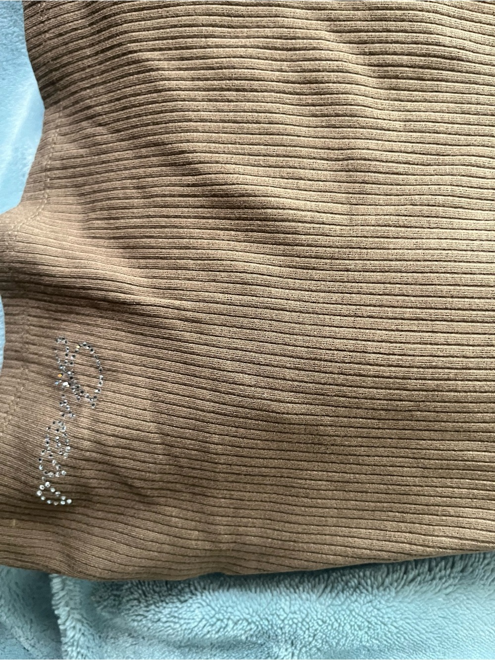 GUESS Brown Ribbed Scoop-Neck Short Sleeve Henley Top - Picture 8 of 8